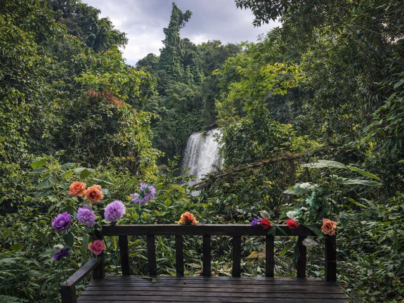 Phnom Kulen Waterfall & Sacred 1000 Lingas Tour with Lunch